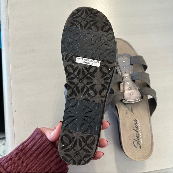 Skechers Memory Foam Women’s Pewter Slip On Textile/Leather Sandals Sz 10 GUC - Picture 11 of 11